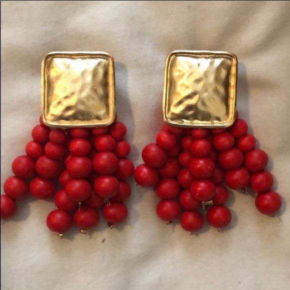 Earrings NWOT - Picture 2 of 2